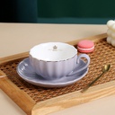 مج بورسلين +طبق +معلقة جولد لتقديم القهوة والاتية والكاكاو