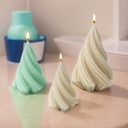 شمعة علي شكل شجرة الكريسماس لتجديد ديكور المنزل وإضفاء اجواء رومانسية هادئة​