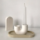 حامل شموع علي شكل حرف يو يمكنها حمل شمعتين لتغير ديكور البيت