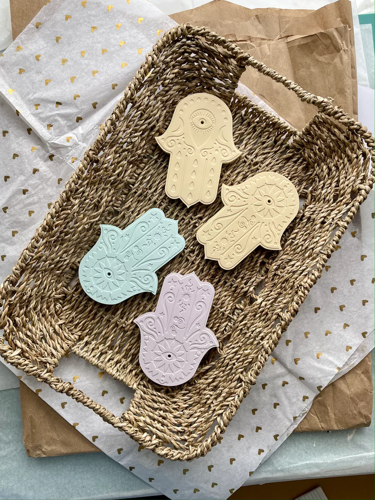 حامل بخور علي شكل كف من الجبس لتغير ديكور منزلك