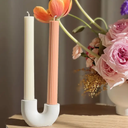 حامل شموع علي شكل حرف يو يمكنها حمل شمعتين لتغير ديكور البيت