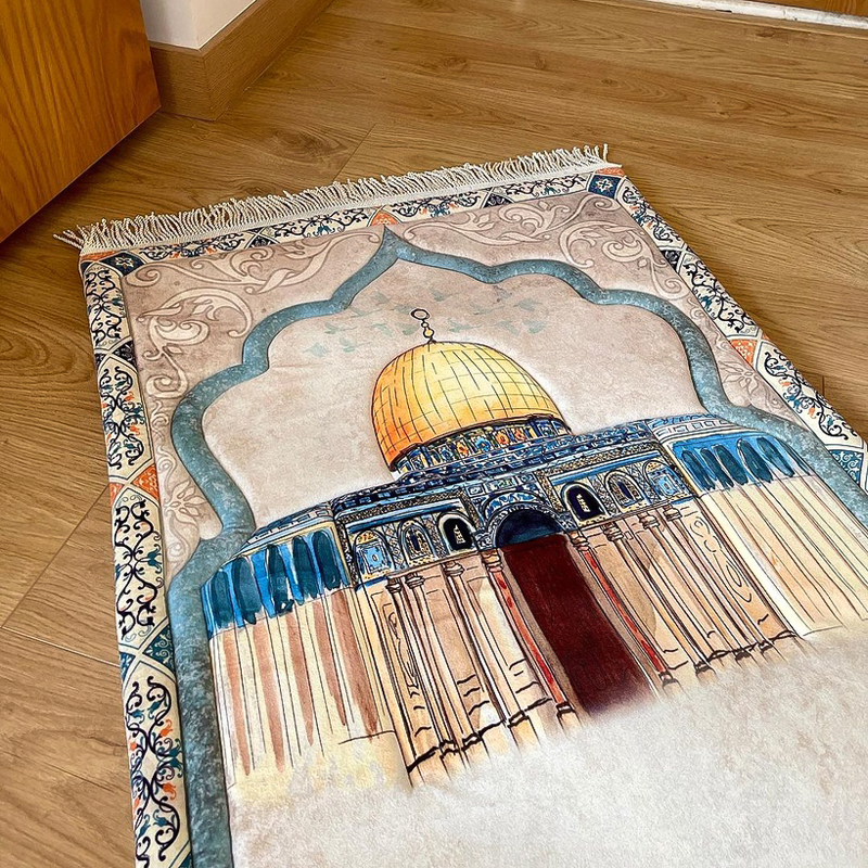 سجادة صلاة  علي شكل مسجد الاقصي قطيفة مبطنة بشراشيب 110*60