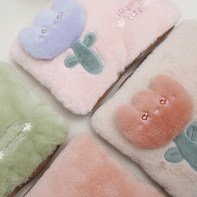 قربة مياة كهربائية محمولة لتدفئة اليدين والقدمين فرو ناعم علي شكل وردة بارزة بفيشة لسهوله استخدامها