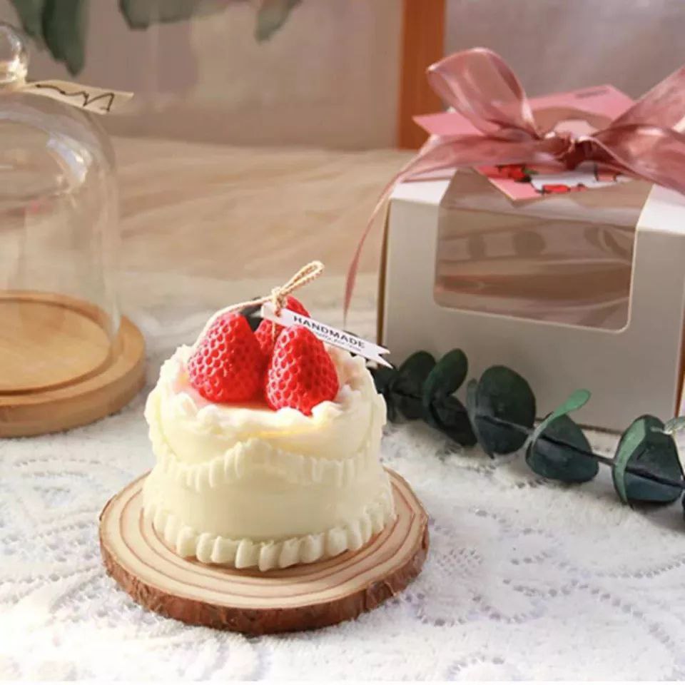 شمعة علي شكل تورتة فواحة لتغير ديكور البيت و المنزل و مناسبة لاعياد الميلاد