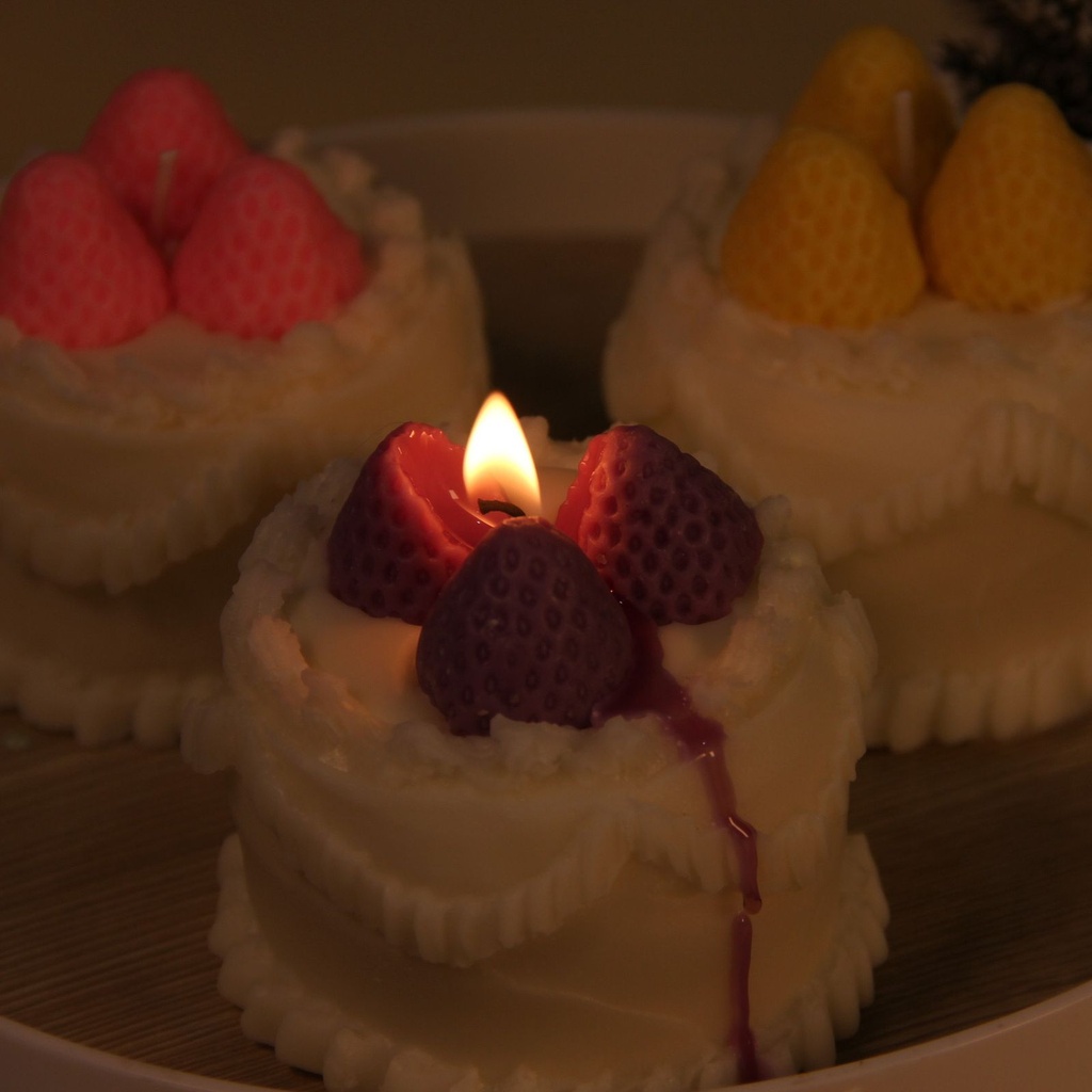 شمعة علي شكل تورتة فواحة لتغير ديكور البيت و المنزل و مناسبة لاعياد الميلاد