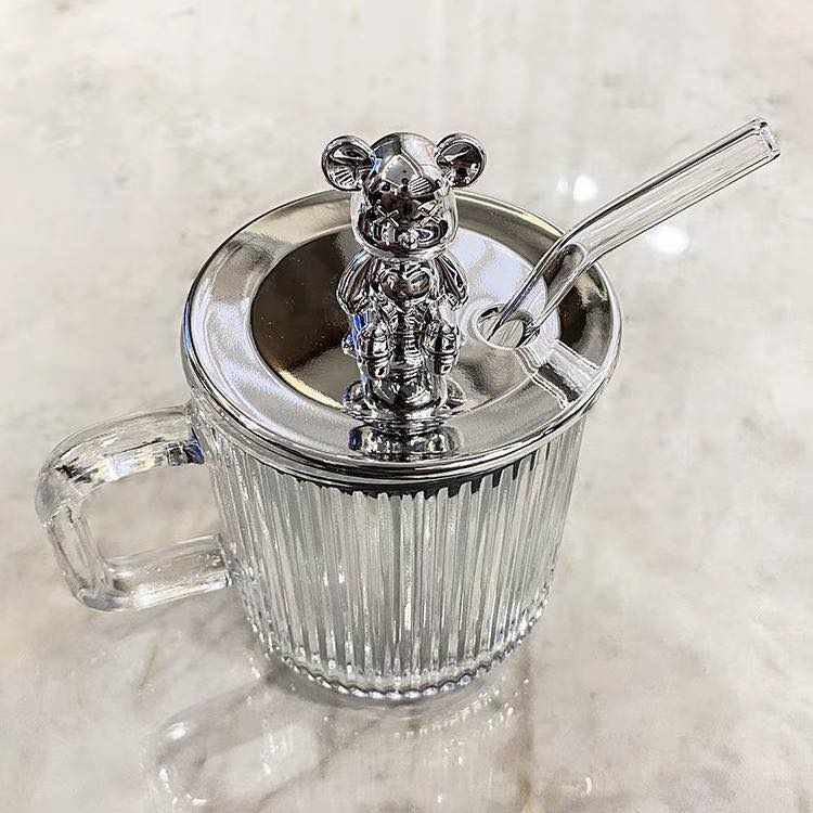 مج زجاج  شفاف مضلع للعصائر والمشروبات الساخنة بطريقتين للشرب بغطاء دبدوب محكم الغلق وشاليموه