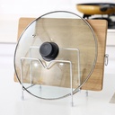 رف و حامل معدن مع اتنين هوك للمطبخ لوضع لوح التقطيع و غطاء الحلل