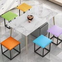 طقم كراسي شامواه شيك خمس قطع قابل للتكديس لتوفير المساحة مزود بعجلات لسهوله نقله مناسب لغرفة المعيشة والنوم او المكتب