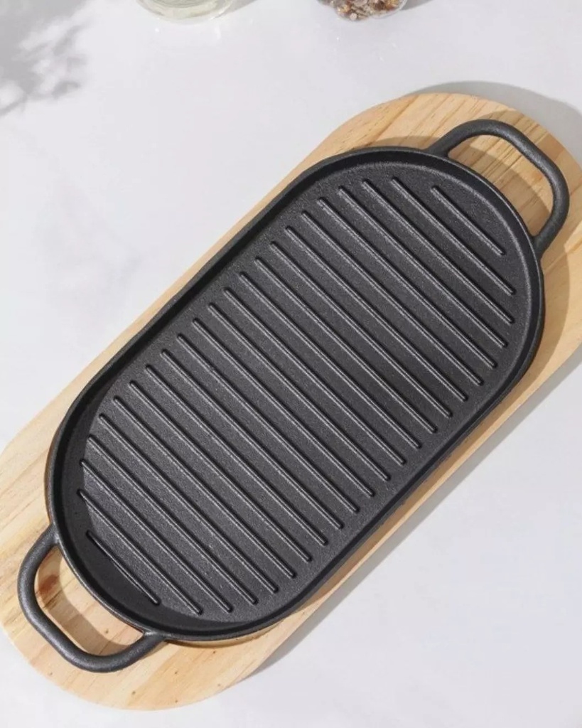 طاسة جريل من حديد الزهر مقاس 37 سم لشوي الاستك والخضار السوتية مع صنية خشب لتقدمها علي السفرة