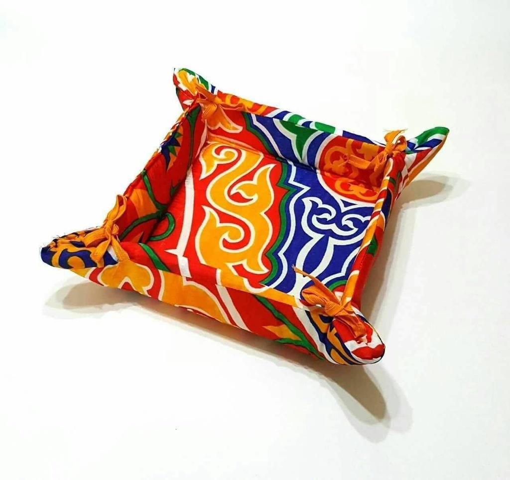 عياشة  او شلتة كرسي 40 * 40 سم مبطنه سفنج  بالوان خياميه رمضان