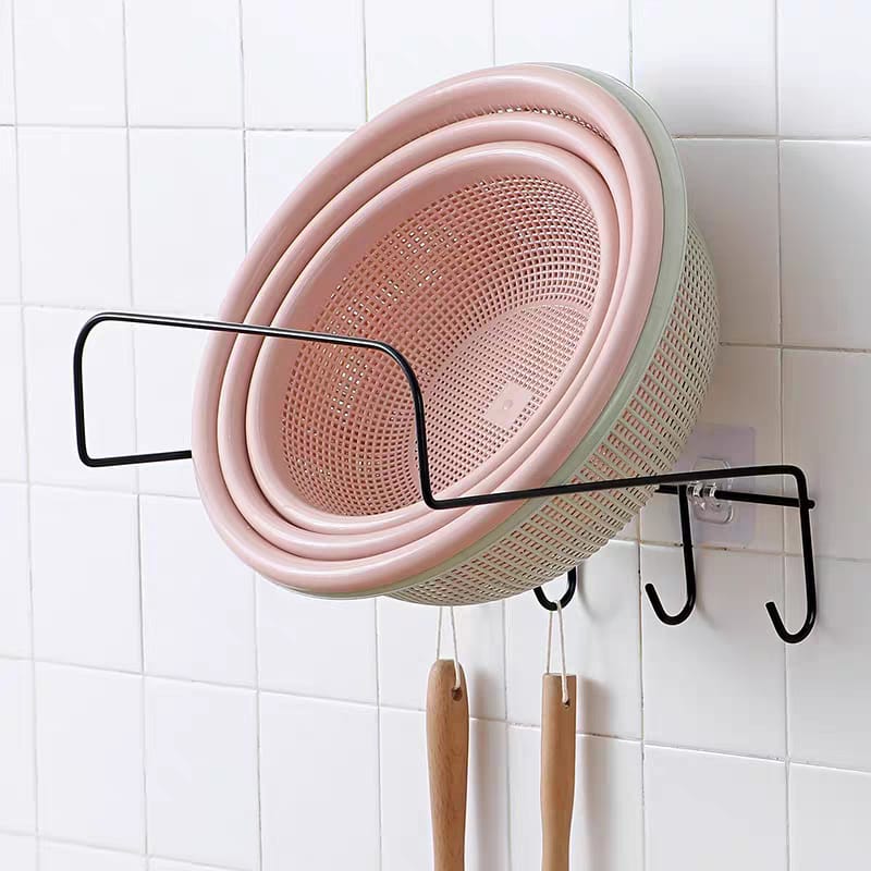 حامل معدن يعلق عي الحائط مع 4 هوك لحمل الاطباق البلاستيكية والفوط والليف  في الحمام او المطبخ
