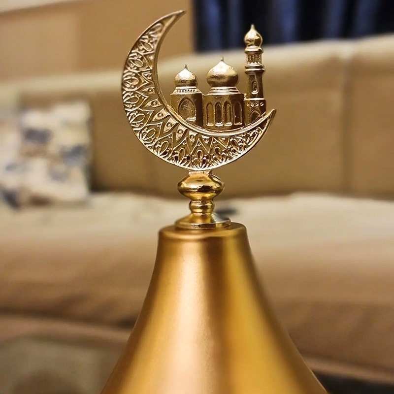 تمرية زجاج شفاف بغطاء ذهبي ستانليس ستيل بدلاية علي شكل هلال لحفظ و تقديم التمر و المكسرات ف العزائم