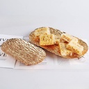 سيرفيس متعرج باللون الجولد من الاستانليس ستيل لتقديم الكحك و البتي فور و الحلويات و استخدامه كديكور43*26سم 