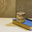 مبخرة خط عربي بغطاء مزخرف مطلي باللون الجولد من الخزف