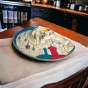 طبق تسالي هلال وجامع  بورسلين لتقديم التمر والمكسرات والكاندي للضيوف في رمضان بشكل شيك