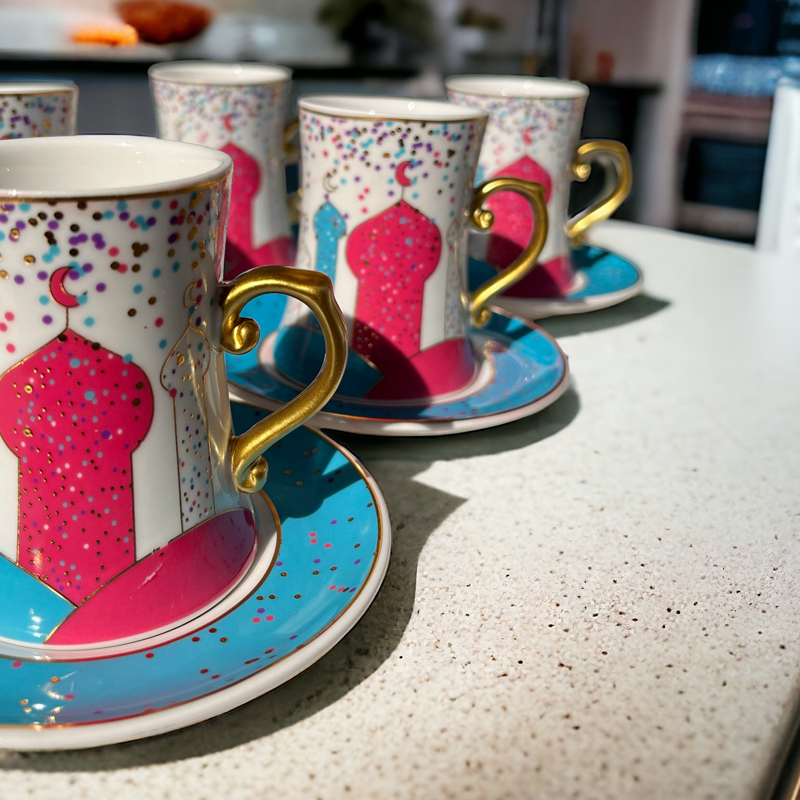 طقم شاي استكانة 12 قطعة بورسلين  مزين بأشكال رمضانية بيد جولد لتقديمه في العزائم في رمضان