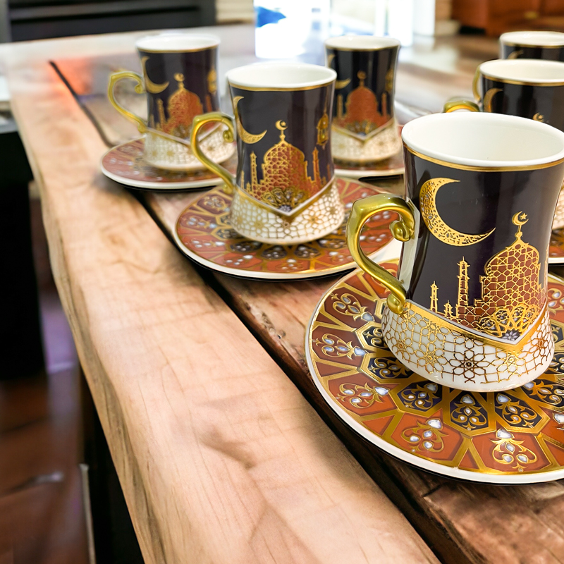 طقم شاى استكانة بيد بورسلين 12 قطعة مزخرف برسومات رمضانية لاستقبال الشهر الكريم
