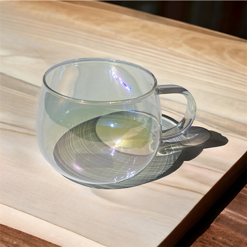 مج زجاج شفاف مموج  400 ملي لشرب وتقديم اللاتية والنسكافية والعصائر بيد