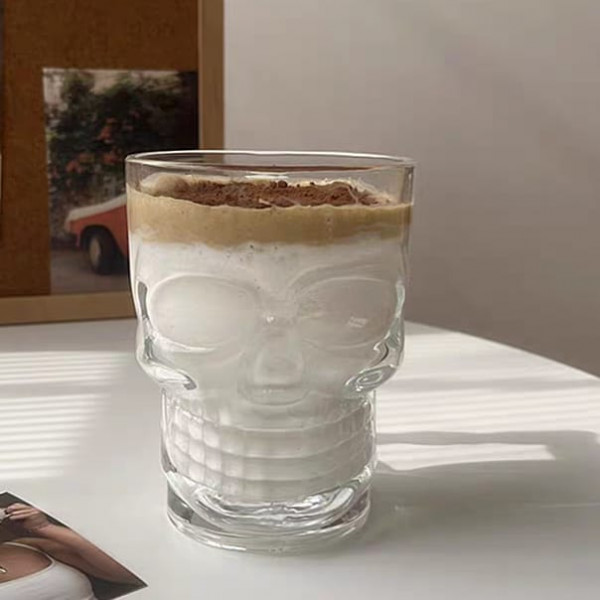 مج شكل جمجمة ثري دي زجاج شفاف بيد لشرب العصائر و النسكافية 245 ملي