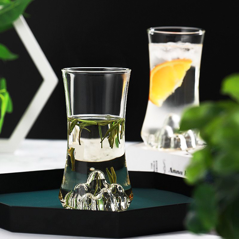 كوباية مدببة  280 ملي زجاج  شفاف لشرب وتقديم العصائر والأيس كوفي والنسكافيه  للضيوف بشكل شيك