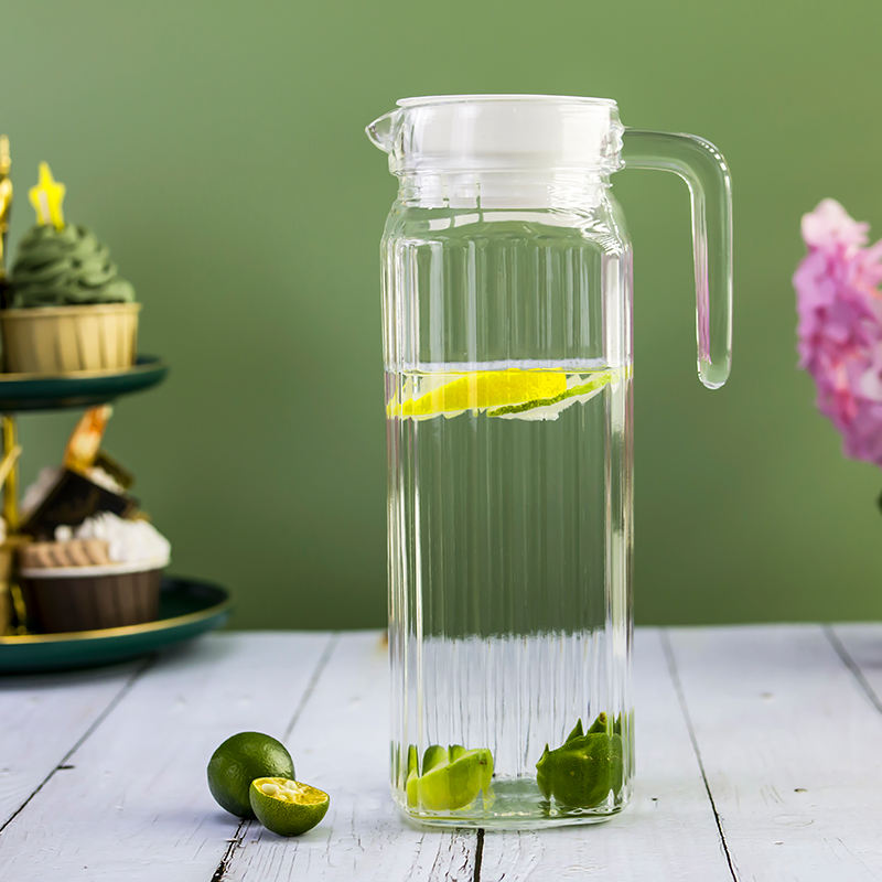 شفشفق اكيليريك لتقديم المشروبات الرمضانيه بغطاء محكم الغلق و يد 1000 ملي