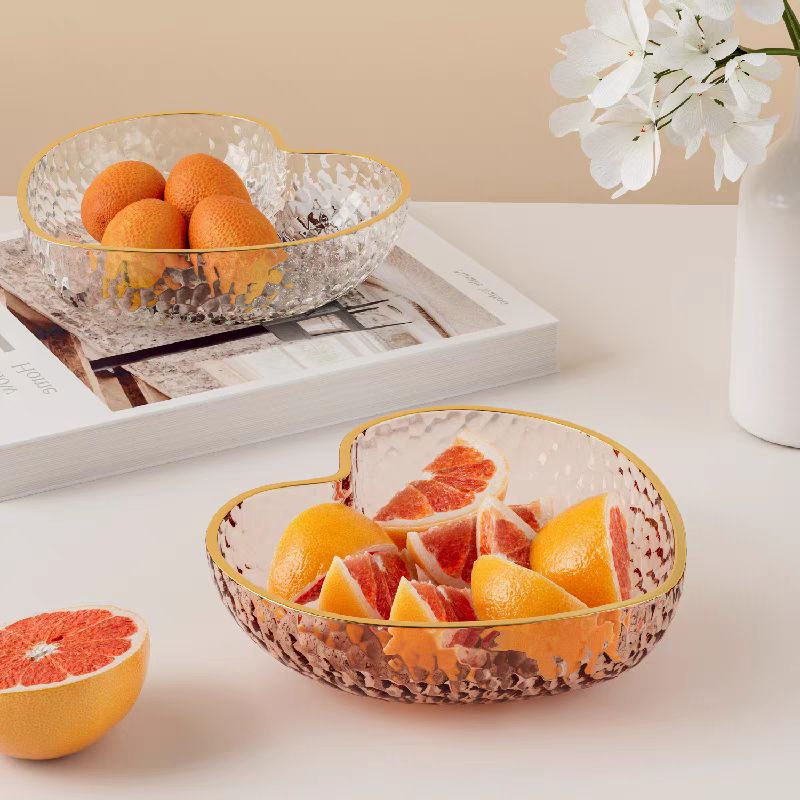 طبق اكليريك علي شكل قلب لحمل وتقديم الفواكه والخضروات والسلطات للضيوف بشكل شيك