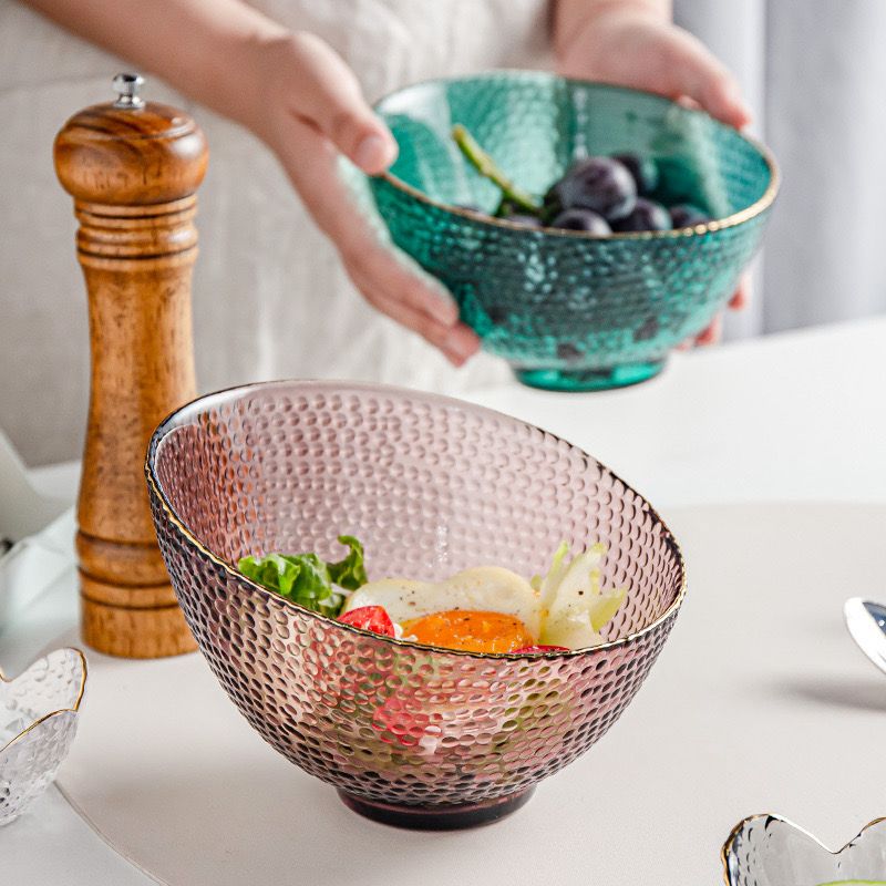 بولة اكليريك منقرش شفاف بحواف جولد لتقديم و حمل السلطة و الفاكهه علي السفرة للضيوف بشكل شيك