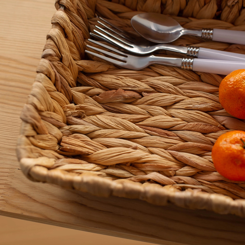 طقم صواني خوص 3 قطع مربع الشكل بمقاسات مختلفة لحمل وتقديم الفواكه والخضروات والمناديل