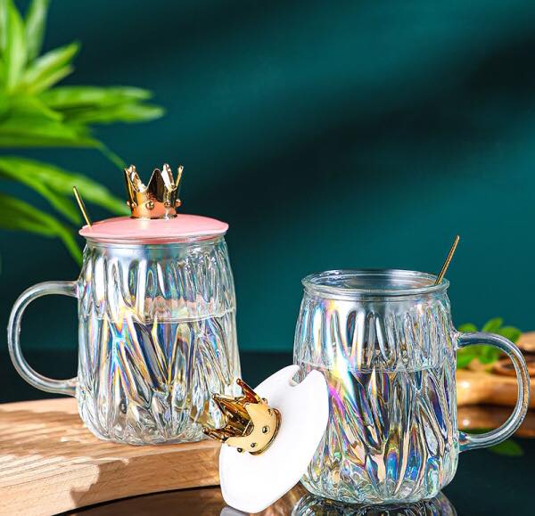 مج زجاج 450 مللي بيد متعرج مع غطاء مزين بتاج ذهبي ومعلقة ستاليس ستيل جولد لشرب الشاي والنسكافيه والحليب