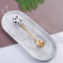 طقم معالق 6 قطع ستاليس ستيل مدهب مزين باشكال ثري دي مختلفة للكيك والمهلبية