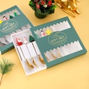 طقم معالق 6 قطع ستاليس ستيل مدهب مزين باشكال ثري دي مختلفة للكيك والمهلبية