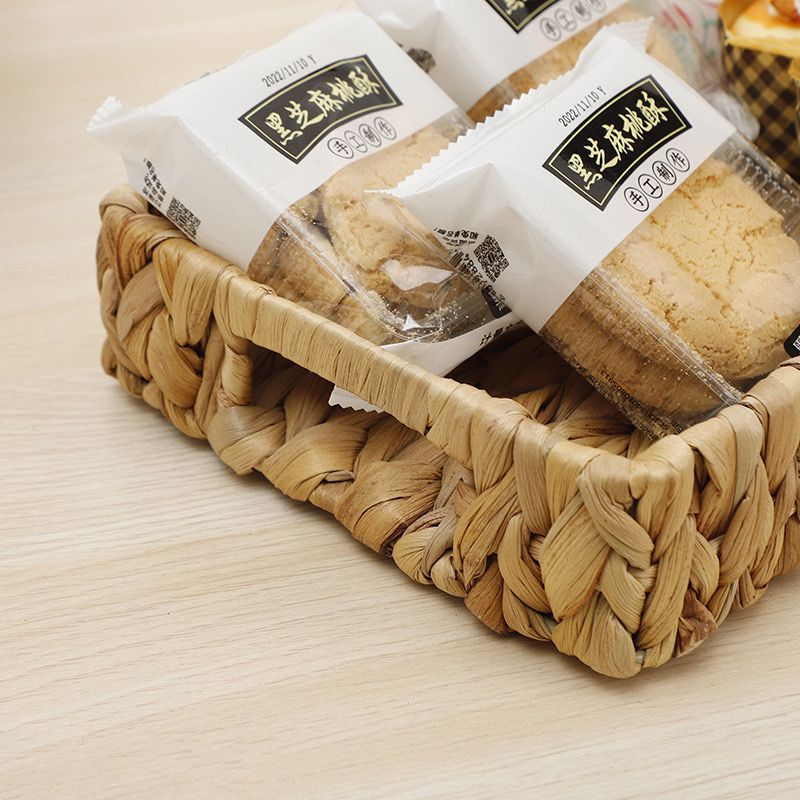 طقم باسكت خوص 3 قطع بمقاسات مختلفة لحمل وتنظيم ادوات العناية بالبشرة والشعر بيد