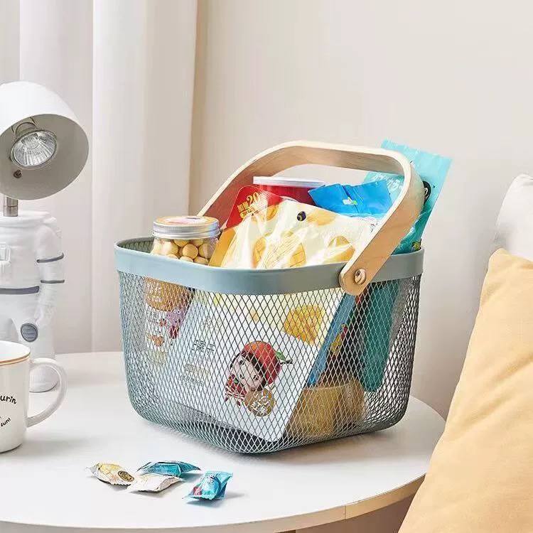 باسكت مربع شبك بيد خشب لسهولة الحمل لتنظيم و حمل الفواكه و الخضروات و للديكور