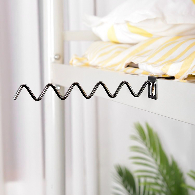 رف معدن لتعليق شماعات الملابس والشنط داخل وخارج الدواليب يثبت علي الأرفف