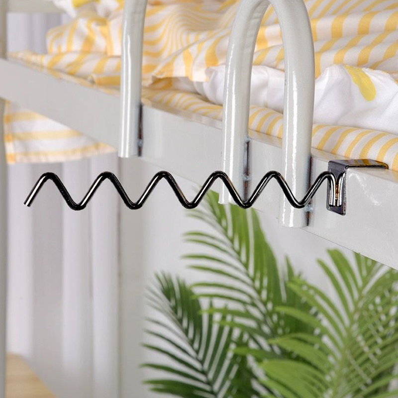 رف معدن لتعليق شماعات الملابس والشنط داخل وخارج الدواليب يثبت علي الأرفف