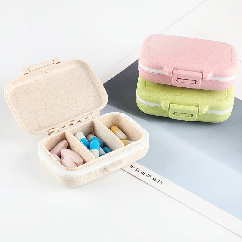 منظم يومي محمول للدواء و الفيتامينات 3 خانات محكم الغلق لوقت السفر و الخروج