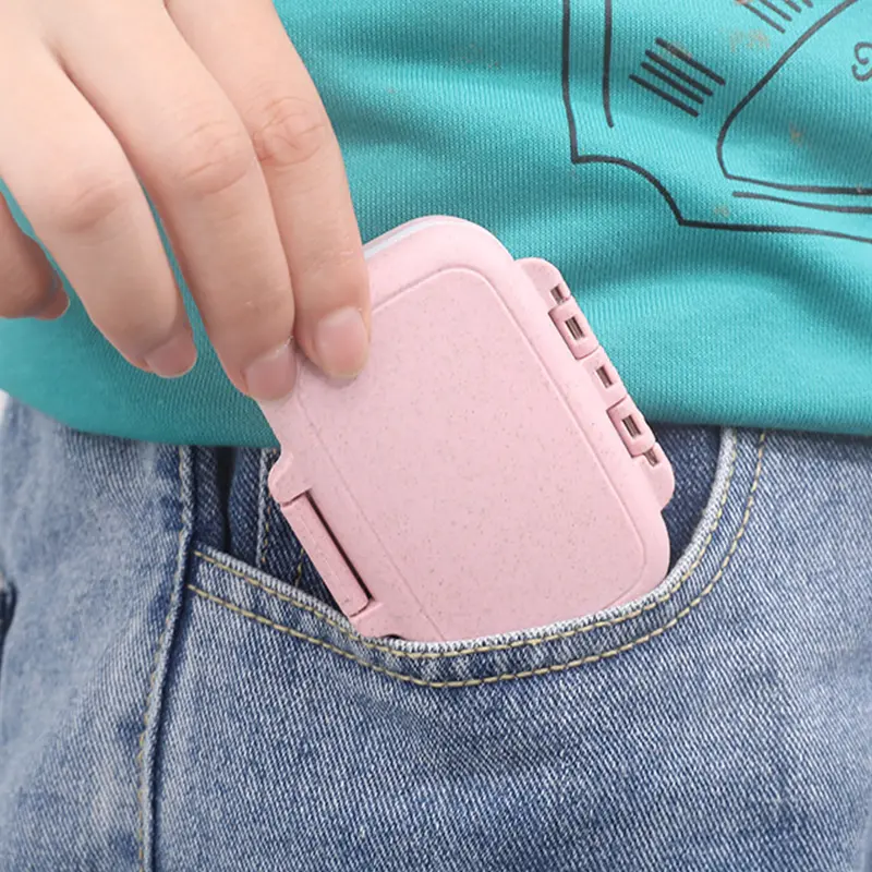 منظم يومي محمول للدواء و الفيتامينات مقسم 3  خانات محكم الغلق لوقت السفر و الخروج