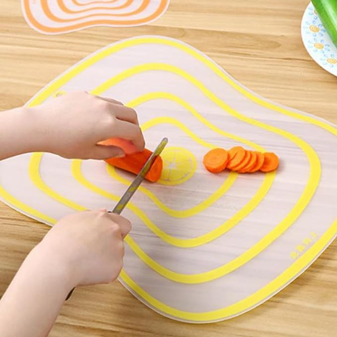 طقم لوح تقطيع 4 قطع باشكال مختلفة مانع للانزلاق للخضار والفاكهة واللحوم والاسماك
