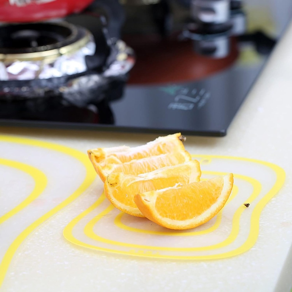 طقم لوح تقطيع 4 قطع باشكال مختلفة مانع للانزلاق للخضار والفاكهة واللحوم والاسماك