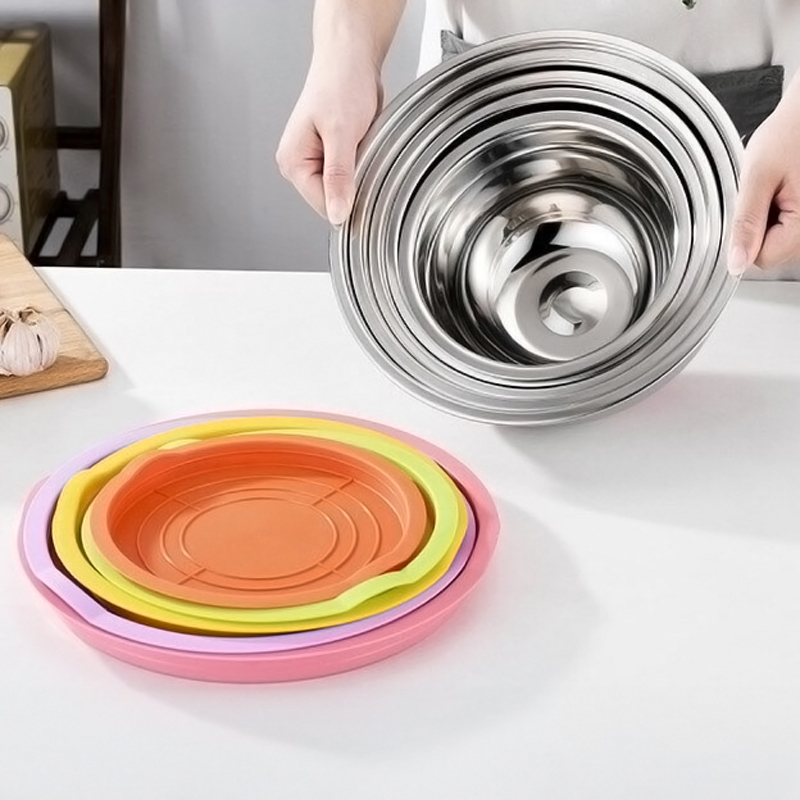 طقم علب ثلاجه ستانلس ستيل 5 قطع بمقاسات مختلفة بغطاء محكم الغلق لحفظ الطعام