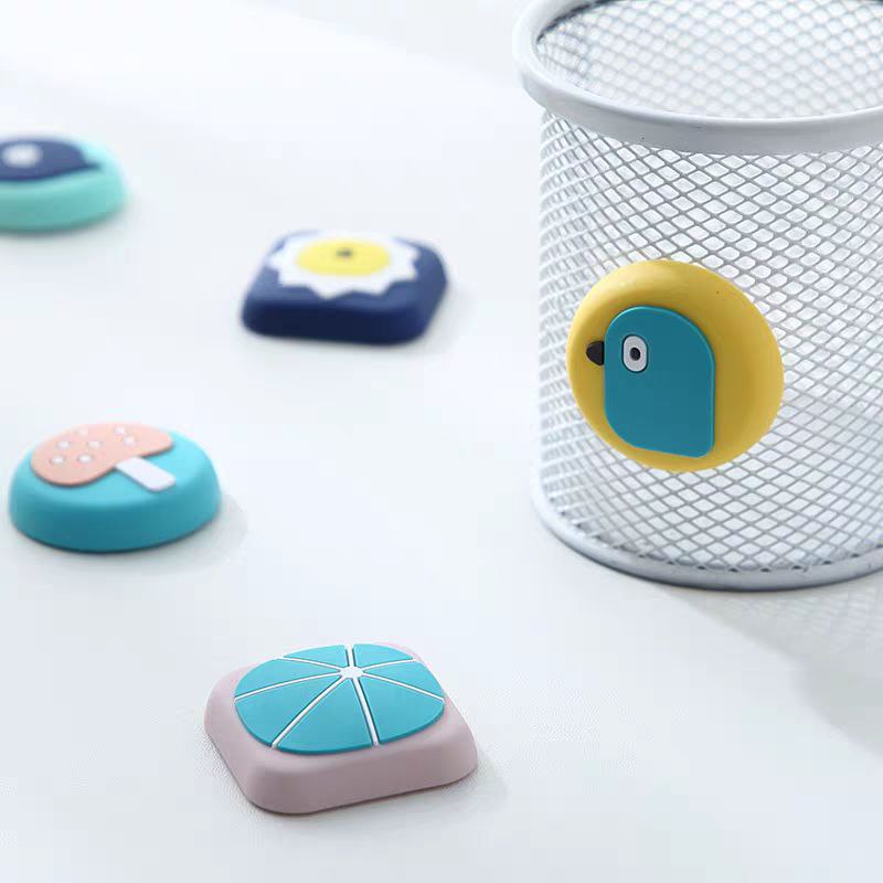 مغناطيش ثلاجة بأشكال وألوان مختلفة لتغيرالديكور