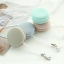 فرشاه محمولة لتنظيف شاشة الموبايل والنظارات شكل ماكرون