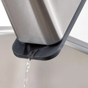 حامل ومصفاة للمعالق والشوك والسكاكين بقاعدة قابلة للفك لتصفية المياة