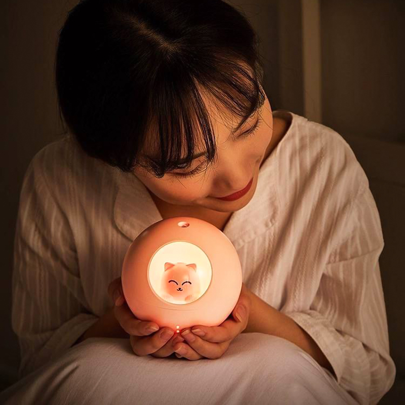 فواحة مضيئة علي شكل قطة بخزان 220 ملي لتعطير المنزل