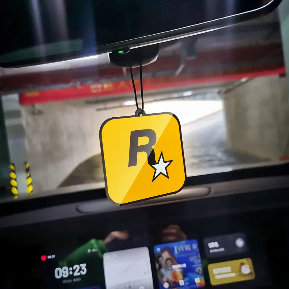 ميدالية معلقة لتعطير وتزيين السيارات وازالة الروائح الكريهة