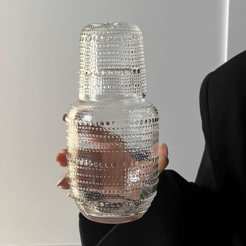 طقم تقديم  زجاجة وكوباية للمشروبات والمياه من الزجاج المنقوش 500 مللي