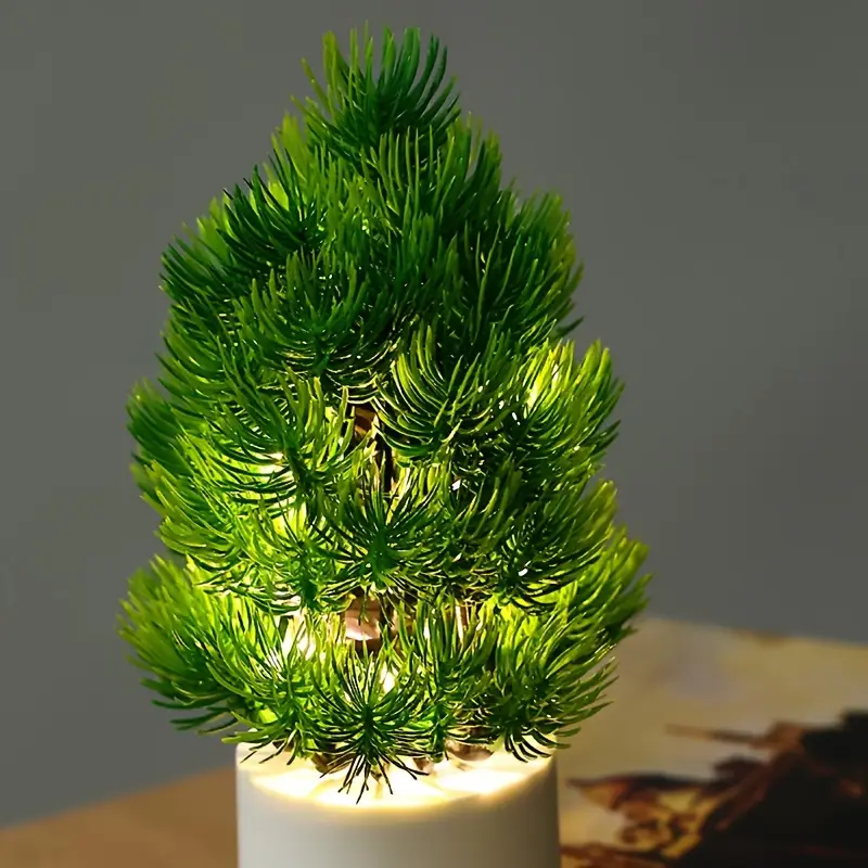 وناسة مكتبية مضيئة علي شكل شجرة مناسبة لاعياد الكريسماس والديكور