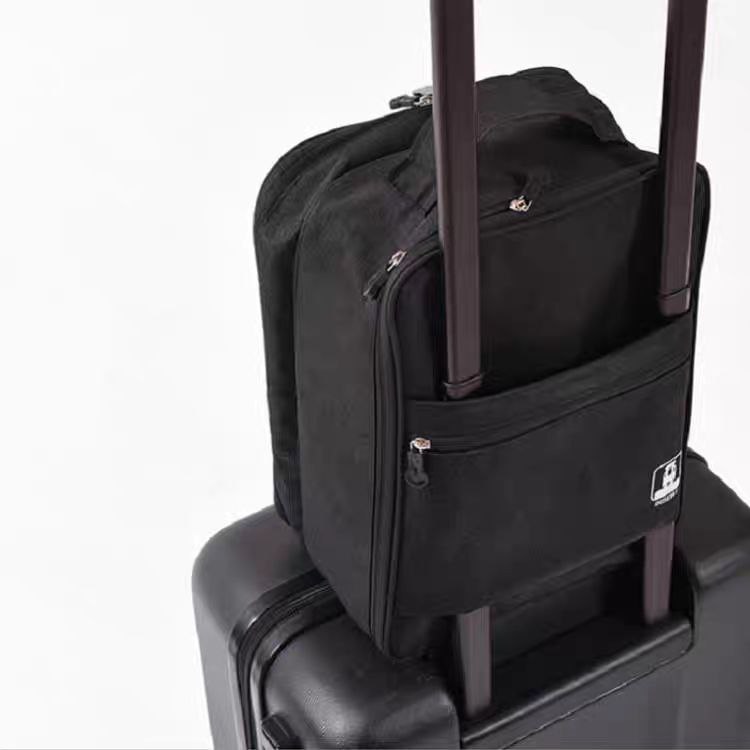 شنطة منظم للاحذية وتربروف كبيرة تحمل 3 ازواج بيد تعلق علي حقائب السفر لسهولة التحرك