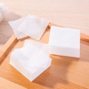 مناديل ازالة المكياج بتركيبة لطفة علي البشرة - 1000 قطعة