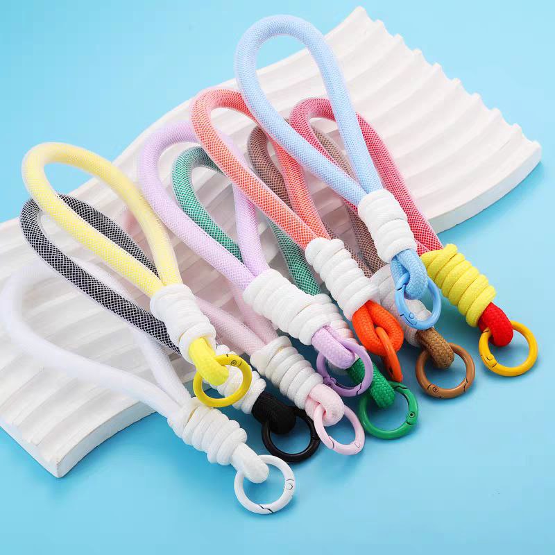 ميدالية مضفرة بمشبك لتعليق مفاتيح السيارات والمنزل والشنط